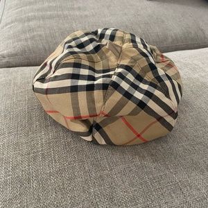 Vintage Burberrys Nova Check Classic Beret Hat RARE FIND!